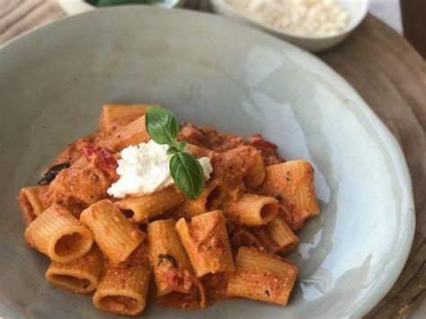 chloe kookt|CREAMY PASTA MET KERSTOMATEN EN RICOTTA .